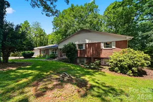 200 Westwood Dr, Morganton, NC 28655 - Photo 2