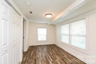 709 S Davis Avenue, Newton, NC 28658 - Photo 4