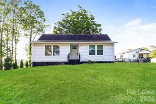 709 S Davis Ave, Newton, NC 28658 - Photo 1