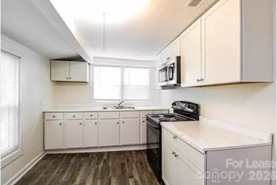 709 S Davis Avenue, Newton, NC 28658 - Photo 6