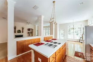 9425 Briarwick Ln, Charlotte, NC 28277 - Photo 4