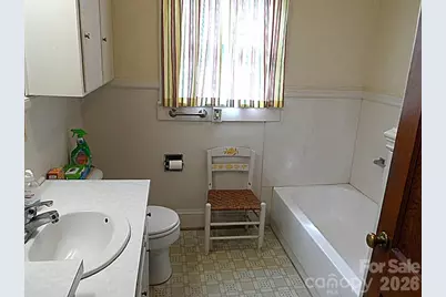 107 W Concord Street, Morganton, NC 28655 - Photo 10
