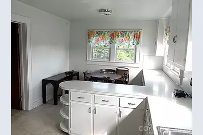 107 W Concord Street, Morganton, NC 28655 - Photo 6