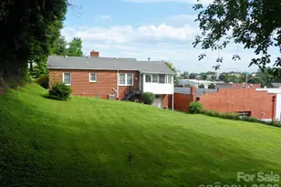 107 W Concord St, Morganton, NC 28655 - Photo 16