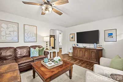3225 Commonwealth Avenue, Charlotte, NC 28205 - Photo 6