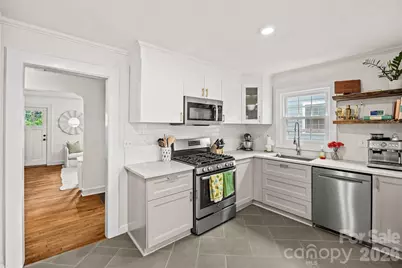 3225 Commonwealth Avenue, Charlotte, NC 28205 - Photo 12
