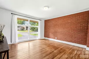 4227 Cheltenham Rd, Charlotte, NC 28211 - Photo 6