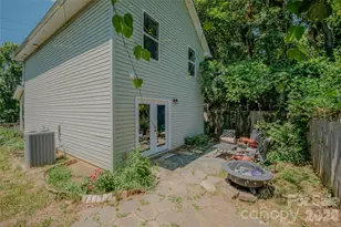 7 Dogwood Ln, Asheville, NC 28803 - Photo 4