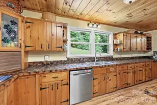 570 Rugged Top Rd, Waynesville, NC 28785 - Photo 14
