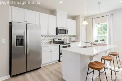 1814 Woodlands Pointe Drive, Charlotte, NC 28216 - Photo 2