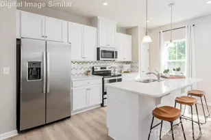1814 Woodlands Pointe Dr, Charlotte, NC 28216 - Photo 2
