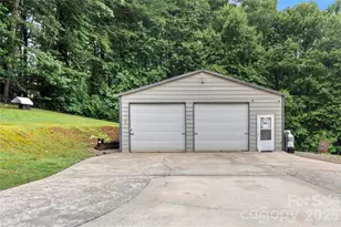 303 Alexander Dr, North Wilkesboro, NC 28659 - Photo 40