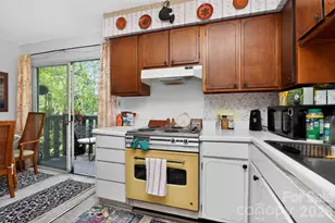1906 Meadowlark Ln, Charlotte, NC 28210 - Photo 10