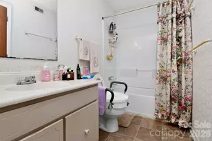 1906 Meadowlark Ln, Charlotte, NC 28210 - Photo 14
