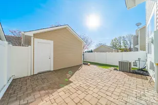 18426 W Catawba Ave, Cornelius, NC 28031 - Photo 34
