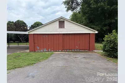 1225 Davie Avenue, Statesville, NC 28677 - Photo 2