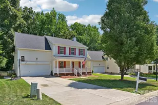 9338 Golden Pond Dr, Charlotte, NC 28269 - Photo 2