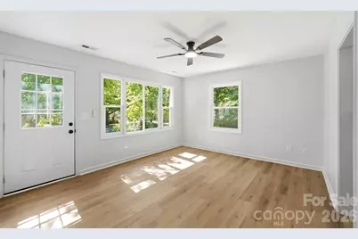 9828 Starwood Drive, Charlotte, NC 28215 - Photo 10