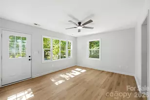 9828 Starwood Dr, Charlotte, NC 28215 - Photo 10
