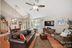 5666 Gold Creek Bay Dr, Hickory, NC 28601 - Photo 20