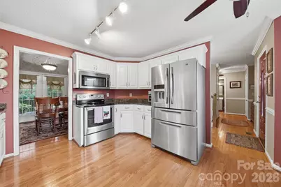 5666 Gold Creek Bay Drive, Hickory, NC 28601 - Photo 12