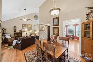 5666 Gold Creek Bay Dr, Hickory, NC 28601 - Photo 14