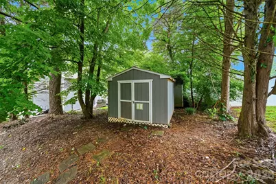 5666 Gold Creek Bay Drive, Hickory, NC 28601 - Photo 42