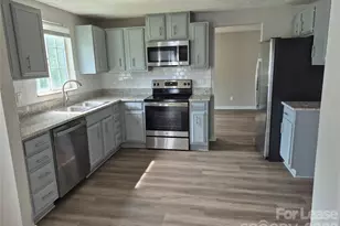 8205 Eveningwood Ct, Charlotte, NC 28226 - Photo 6