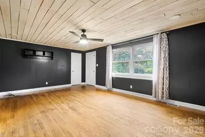 1809 31st Street NE, Hickory, NC 28601 - Photo 4