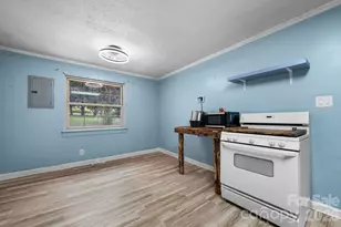 1809 31st St NE, Hickory, NC 28601 - Photo 10