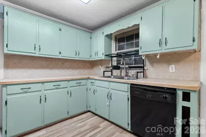 1809 31st Street NE, Hickory, NC 28601 - Photo 8