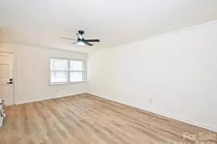 6810 Farmingdale Dr, Charlotte, NC 28212 - Photo 10
