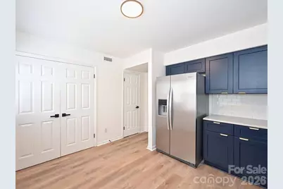 6810 Farmingdale Drive, Charlotte, NC 28212 - Photo 6