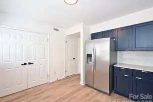 6810 Farmingdale Dr, Charlotte, NC 28212 - Photo 6