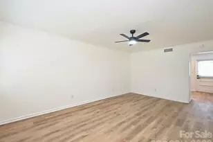 6810 Farmingdale Dr, Charlotte, NC 28212 - Photo 8