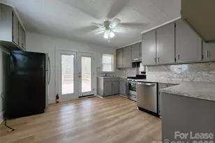 135 Oak Grove Rd, Statesville, NC 28677 - Photo 4