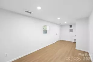1047 White Plains Rd, Charlotte, NC 28213 - Photo 30