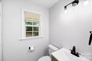 1047 White Plains Rd, Charlotte, NC 28213 - Photo 16