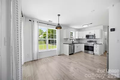 8502 Appledale Drive, Charlotte, NC 28262 - Photo 4