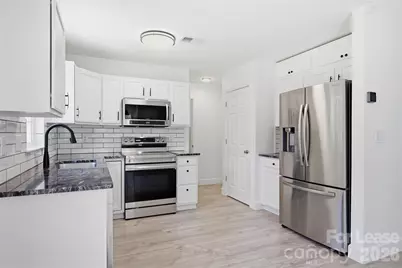 8502 Appledale Drive, Charlotte, NC 28262 - Photo 6