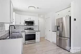 8502 Appledale Dr, Charlotte, NC 28262 - Photo 6