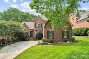 6784 Lynrose Ct, Charlotte, NC 28226 - Photo 2
