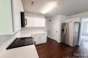 4024 Fifendrum Ln, Charlotte, NC 28216 - Photo 8