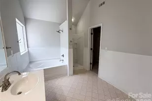 4024 Fifendrum Ln, Charlotte, NC 28216 - Photo 14