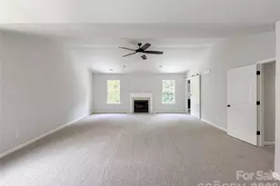 4024 Fifendrum Ln, Charlotte, NC 28216 - Photo 4