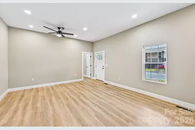 748 Efird Street, Albemarle, NC 28001 - Photo 4