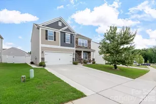 8022 Rowling Dr, Charlotte, NC 28215 - Photo 2