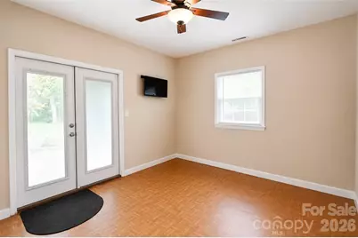 7904 Saddleview Court, Charlotte, NC 28215 - Photo 32