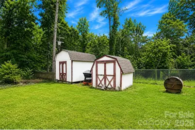 7904 Saddleview Court, Charlotte, NC 28215 - Photo 36
