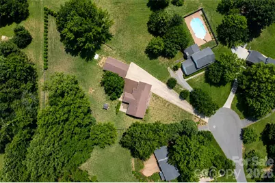 7904 Saddleview Court, Charlotte, NC 28215 - Photo 38